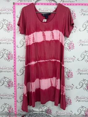 Model France dress red pink white  Tie-Dye Midi Dress in Rose Pink